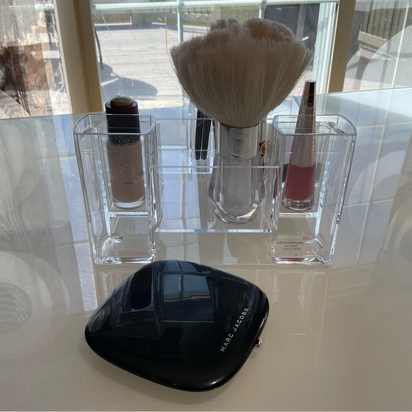 Cosmetic Counter 10 Compartment Acrylic Tray Acrylic Clear Make up Organizer - Picture 3 of 13